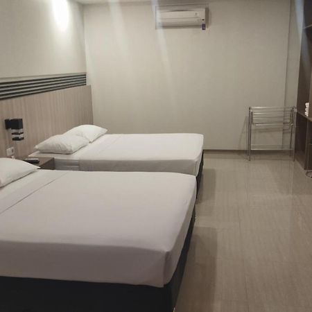 Yobel Hotel Yogyakarta Kültér fotó