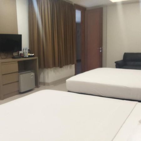 Yobel Hotel Yogyakarta Kültér fotó