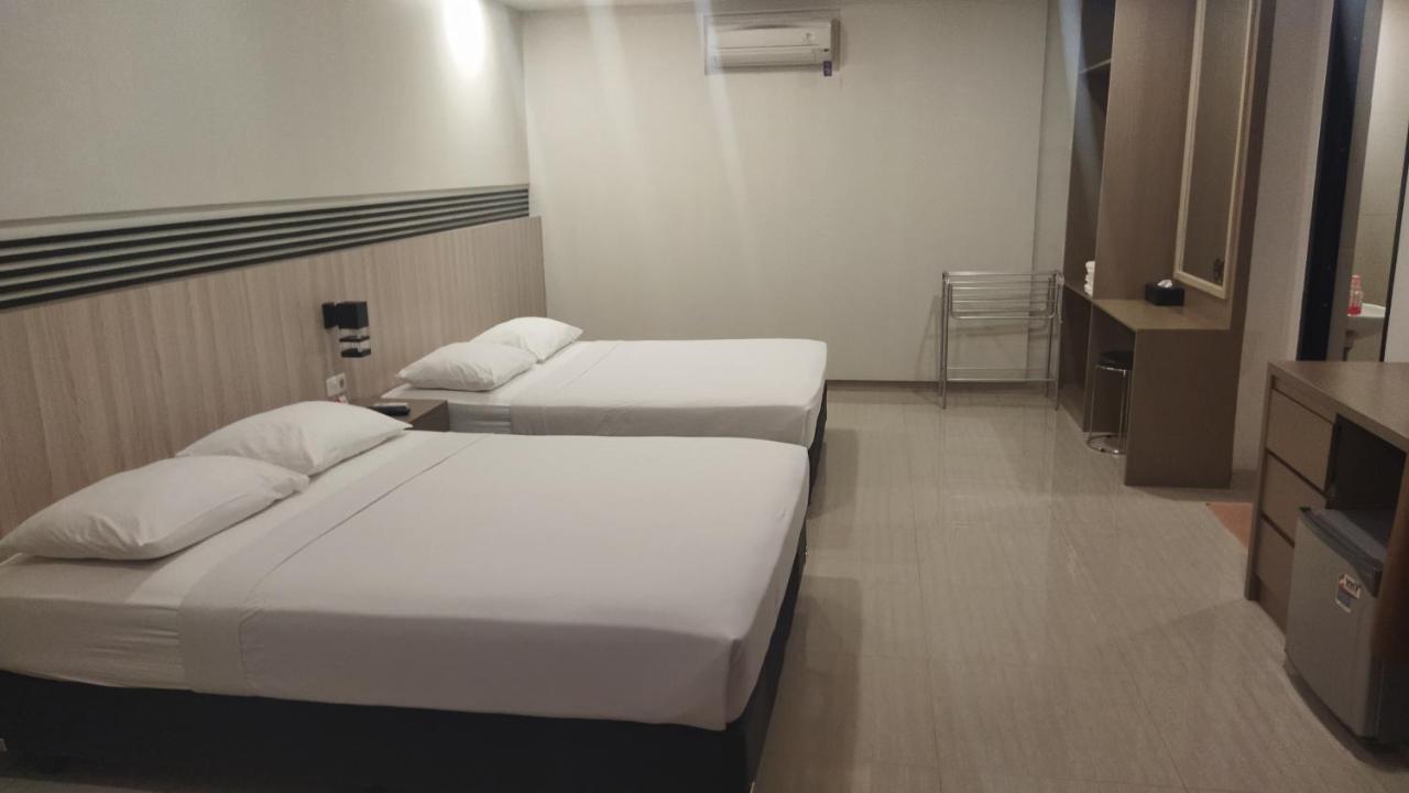 Yobel Hotel Yogyakarta Kültér fotó